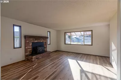 535 NE 26th Ct, McMinnville, OR 97128 - Photo 5