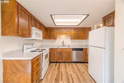 535 NE 26th Ct, McMinnville, OR 97128 - Photo 9