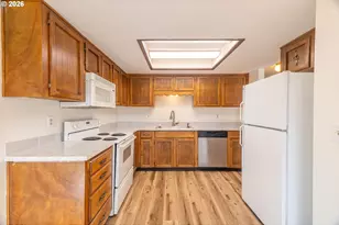 535 NE 26th Ct, McMinnville, OR 97128 - Photo 9