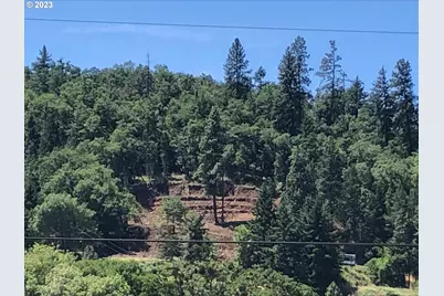 1758 SE Strong Ave, Roseburg, OR 97470 - Photo 13