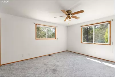 337 Black Oak Dr, Roseburg, OR 97471 - Photo 13