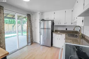 3703 Peppertree Dr, Eugene, OR 97402 - Photo 11