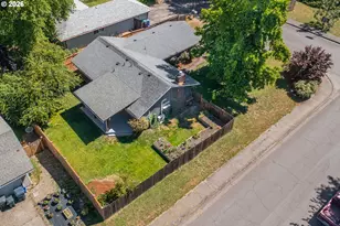 3703 Peppertree Dr, Eugene, OR 97402 - Photo 31