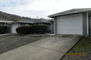 141/143 Fairacres Ln, Roseburg, OR 97470 - Photo 3
