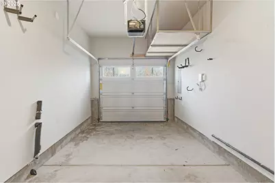 8981 N Drummond Ave, Portland, OR 97217 - Photo 29