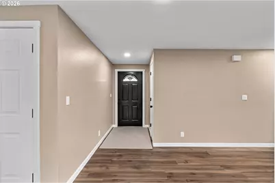 1096 Cedar Ct, Creswell, OR 97426 - Photo 7