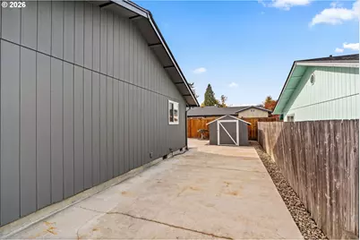 1096 Cedar Ct, Creswell, OR 97426 - Photo 29