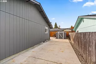 1096 Cedar Ct, Creswell, OR 97426 - Photo 29