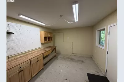 2323 NW Pinnacle Dr, Portland, OR 97229 - Photo 43