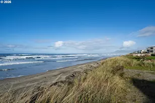 633 N Pacific St, Rockaway Beach, OR 97136 - Photo 43