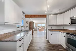 633 N Pacific St, Rockaway Beach, OR 97136 - Photo 15