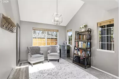 575 NW Queens Ct, Hillsboro, OR 97124 - Photo 9