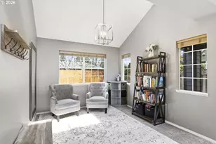 575 NW Queens Ct, Hillsboro, OR 97124 - Photo 9