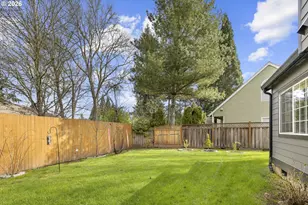 575 NW Queens Ct, Hillsboro, OR 97124 - Photo 35