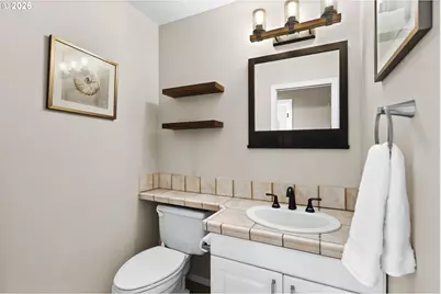 575 NW Queens Ct, Hillsboro, OR 97124 - Photo 17