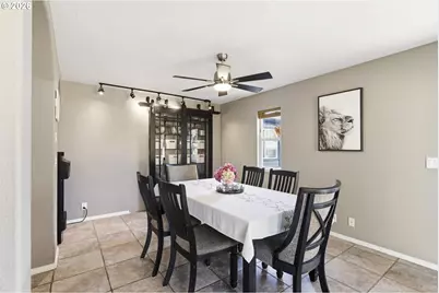 575 NW Queens Ct, Hillsboro, OR 97124 - Photo 11