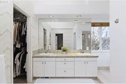 575 NW Queens Ct, Hillsboro, OR 97124 - Photo 21