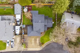 575 NW Queens Ct, Hillsboro, OR 97124 - Photo 41