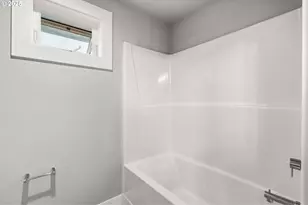 2051 Majestic Pl, Eugene, OR 97403 - Photo 37