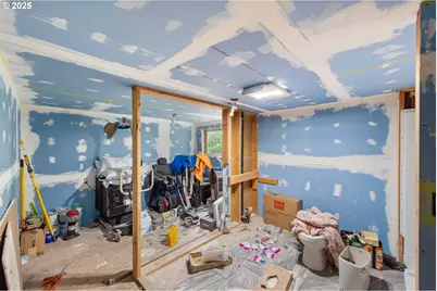 64175 Solari Rd, Coos Bay, OR 97420 - Photo 17