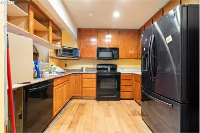 8225 SW Chestnut St, Portland, OR 97223 - Photo 9