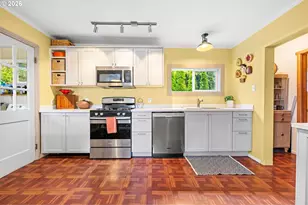 561 Rivington St, Astoria, OR 97103 - Photo 11