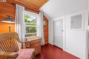 561 Rivington St, Astoria, OR 97103 - Photo 23