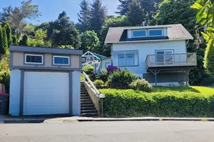 561 Rivington St, Astoria, OR 97103 - Photo 1
