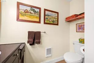 561 Rivington St, Astoria, OR 97103 - Photo 19