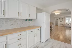 895 Burton St, Harrisburg, OR 97446 - Photo 13