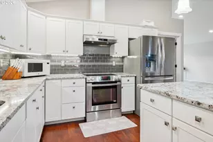 2504 Redwood Ave, Longview, WA 98632 - Photo 9