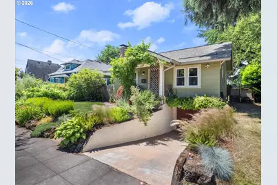 227 SE 84th Ave, Portland, OR 97216 - Photo 9