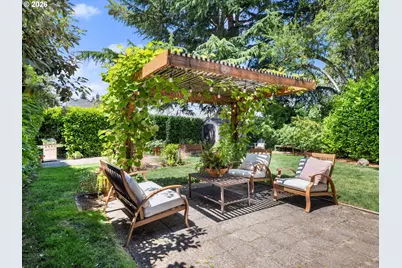 227 SE 84th Ave, Portland, OR 97216 - Photo 31