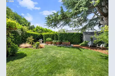 227 SE 84th Ave, Portland, OR 97216 - Photo 33