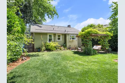 227 SE 84th Ave, Portland, OR 97216 - Photo 35