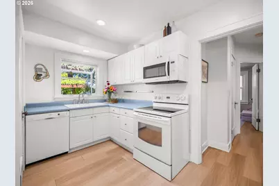 227 SE 84th Ave, Portland, OR 97216 - Photo 21