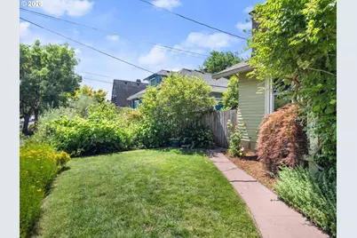 227 SE 84th Ave, Portland, OR 97216 - Photo 39