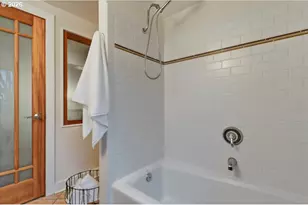 6426 NE 24th Ave, Portland, OR 97211 - Photo 33