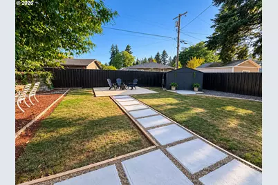 13611 SE Lincoln Ct, Portland, OR 97233 - Photo 41