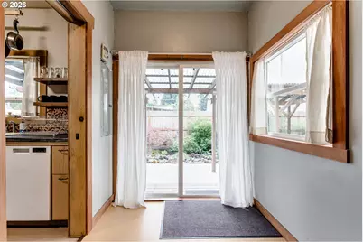 104 Holeman Ave, Eugene, OR 97404 - Photo 27