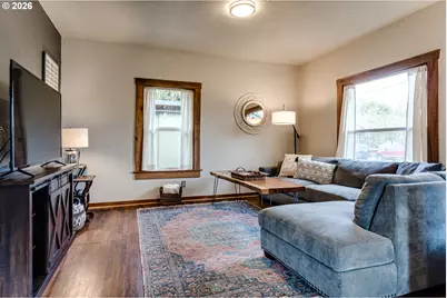 104 Holeman Ave, Eugene, OR 97404 - Photo 9