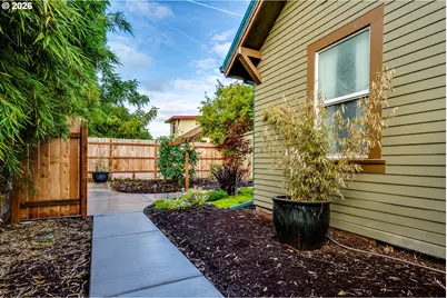 104 Holeman Ave, Eugene, OR 97404 - Photo 33