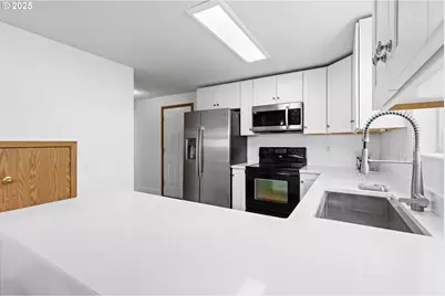 2401 NE 77th Ave, Vancouver, WA 98664 - Photo 7