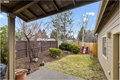 109 SW Taft Ave, Bend, OR 97702 - Photo 3