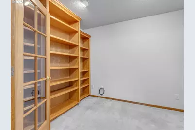 2868 NE Charlois Dr, Hillsboro, OR 97124 - Photo 27