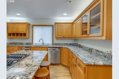 2868 NE Charlois Dr, Hillsboro, OR 97124 - Photo 31