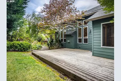 2868 NE Charlois Dr, Hillsboro, OR 97124 - Photo 9