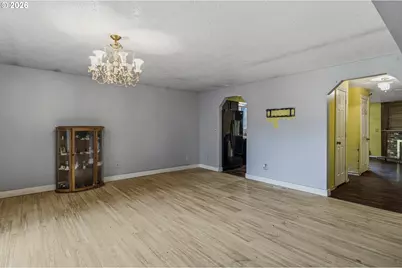 2160 SE 135th Ave, Portland, OR 97233 - Photo 5