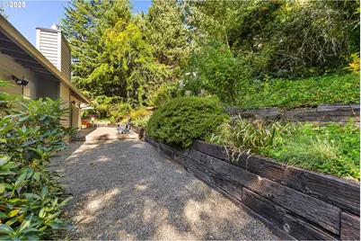 5745 SW Gaines Ct, Portland, OR 97221 - Photo 31