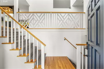 5745 SW Gaines Ct, Portland, OR 97221 - Photo 3